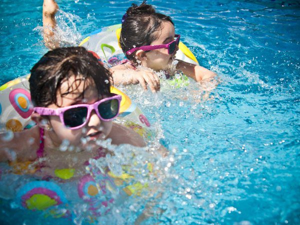 Diversão Garantida: Como Escolher a Piscina Ideal para Seus Dias de Sol